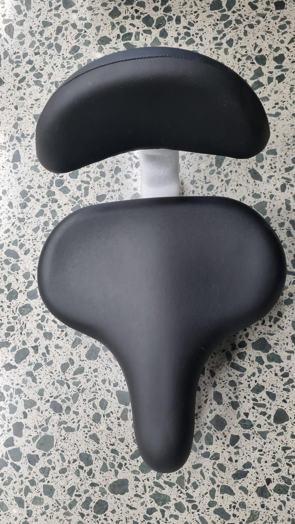 Saddle - Spring backrest for Trikes