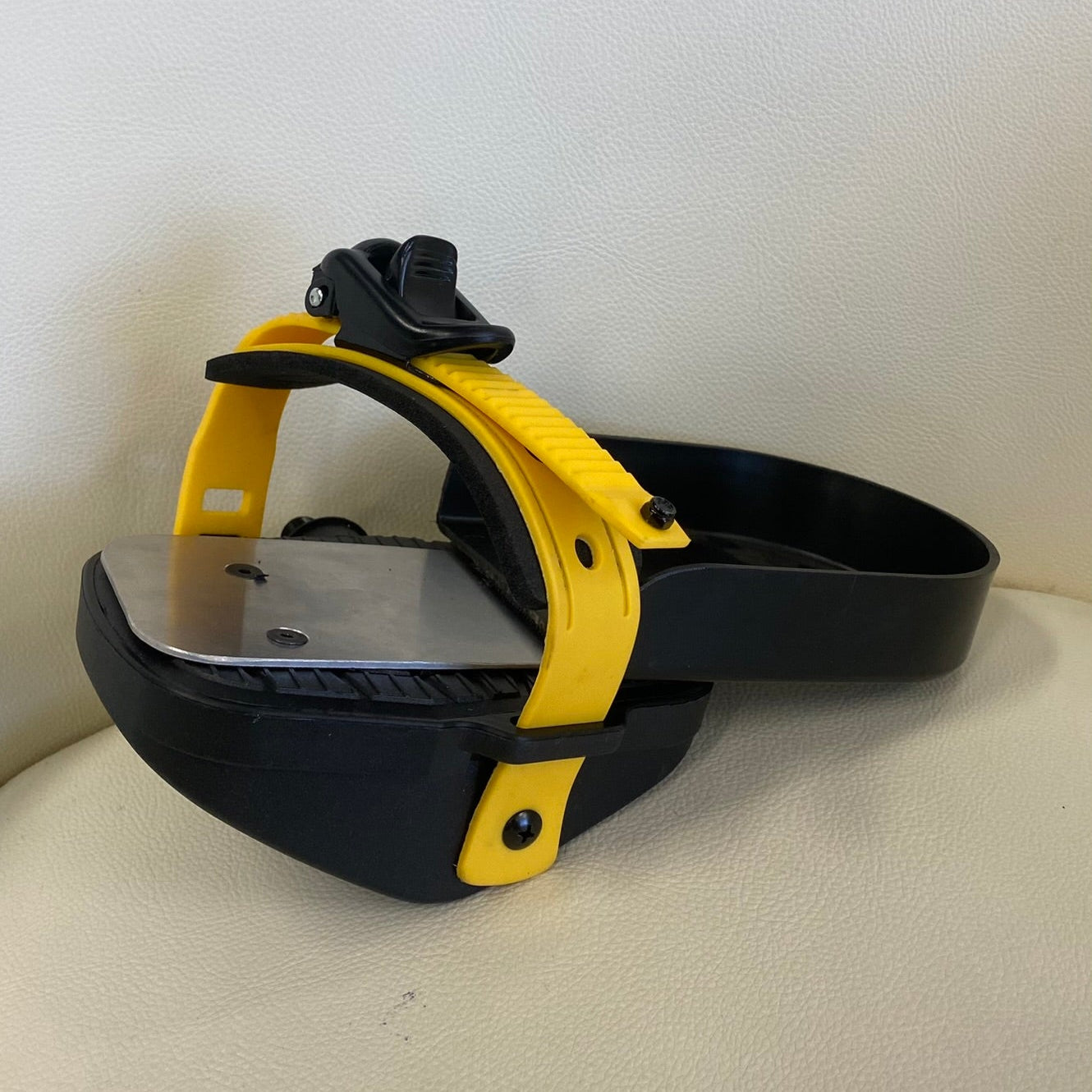 pedal heels Adjustable Heel-Cup Ratchet Bike Pedals – EveryBody eBikes