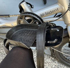 Adjustable heel cup with straps for bike