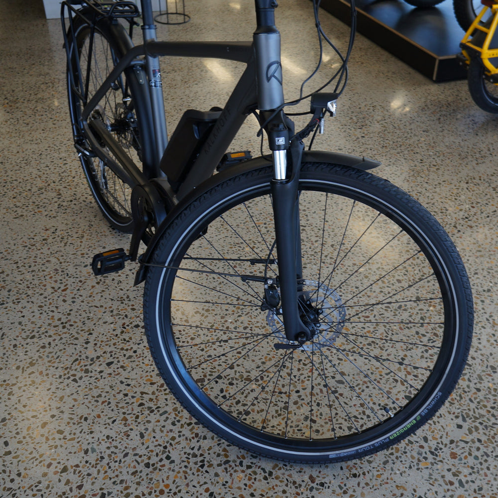 Front wheel on electric bike