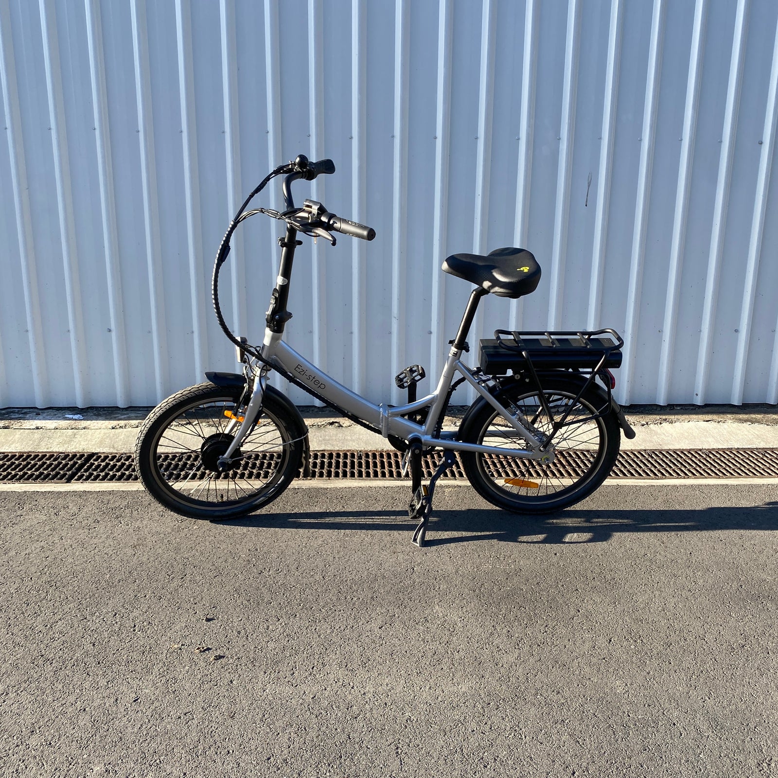 ezi-Step 20" Folding eBike (optional 2+2) — view 2