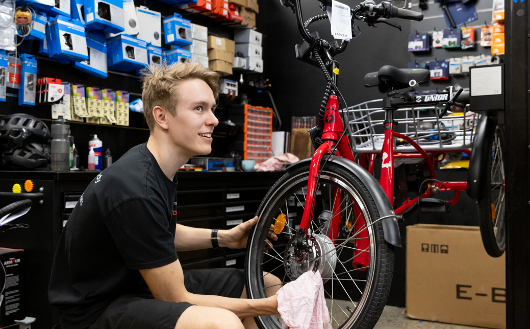 Know the Law. Ride Safe. Keep Your Family Confident on E-Bikes.