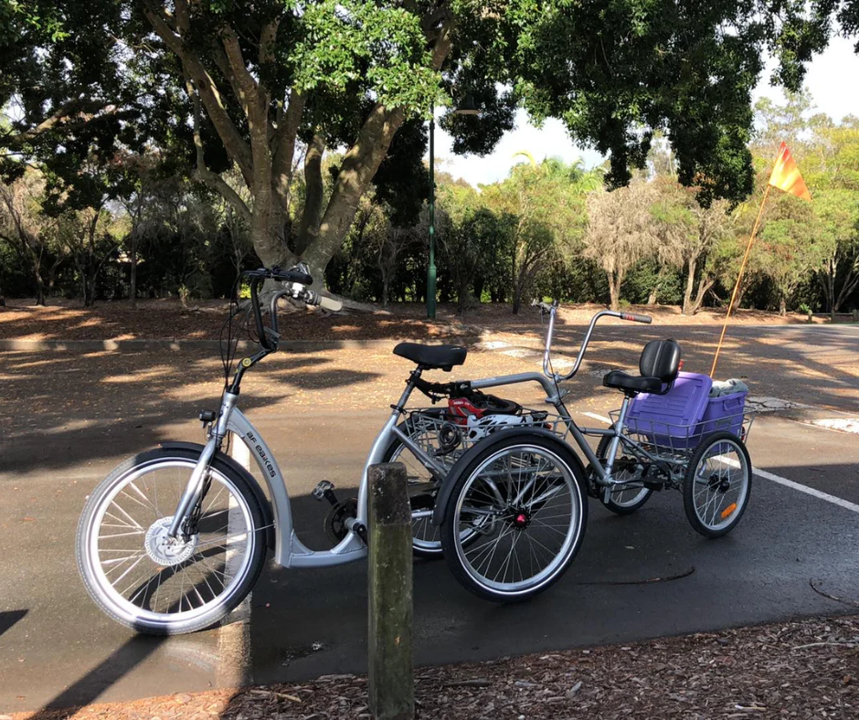 Black electric trike - Trident